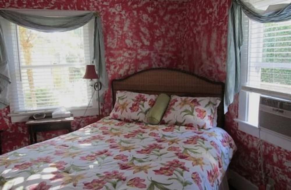 Secret Garden Inn 19/73