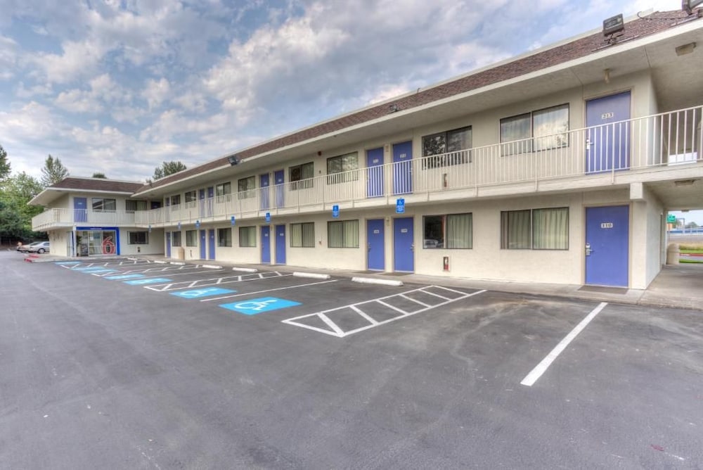 Motel6 Troutdale, OR - Portland East 52/59