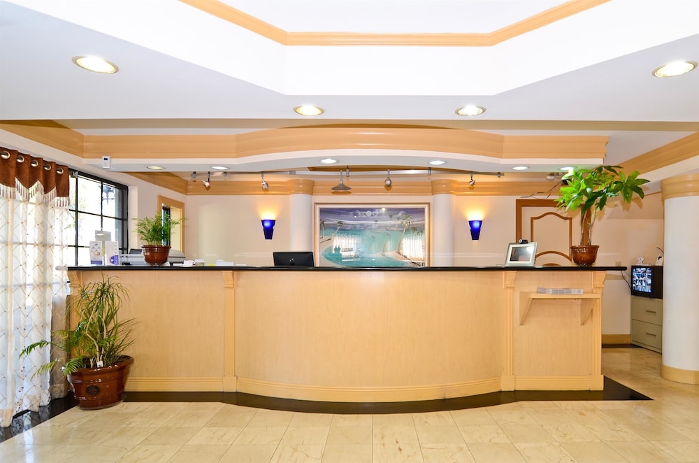 Americas Best Value Inn Ft. Myers 7/49