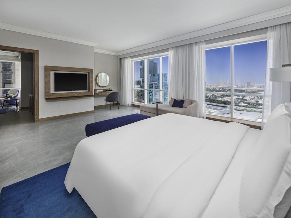 1 BEDROOM, SUITE, KING BED