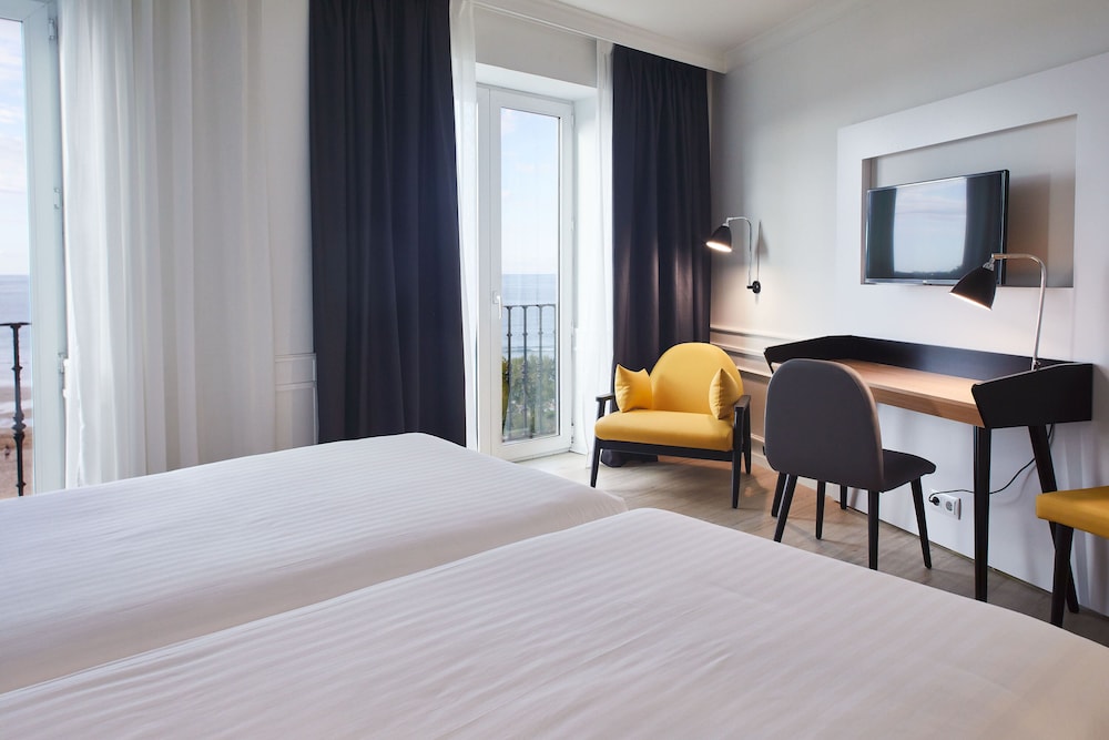 Hotel Silken Rio Santander 24/74