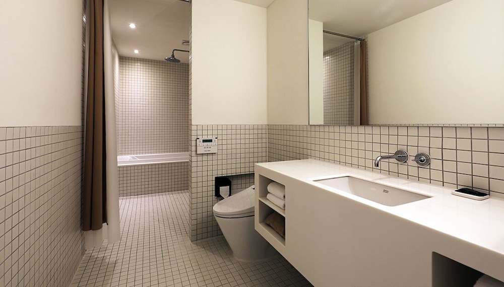 Hotel 498 39/42