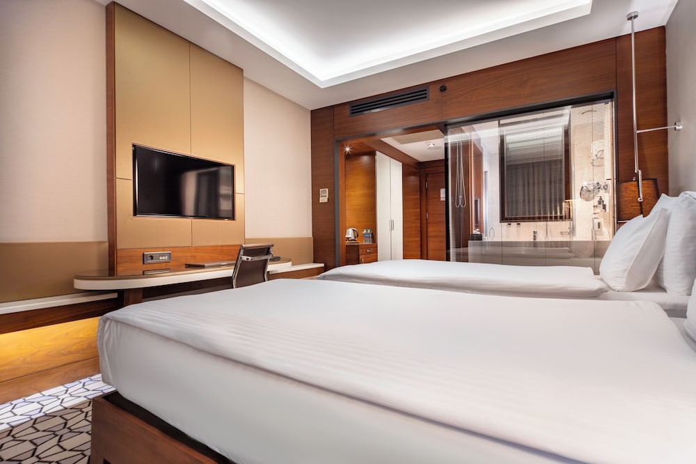 DELUXE, TWIN BEDS