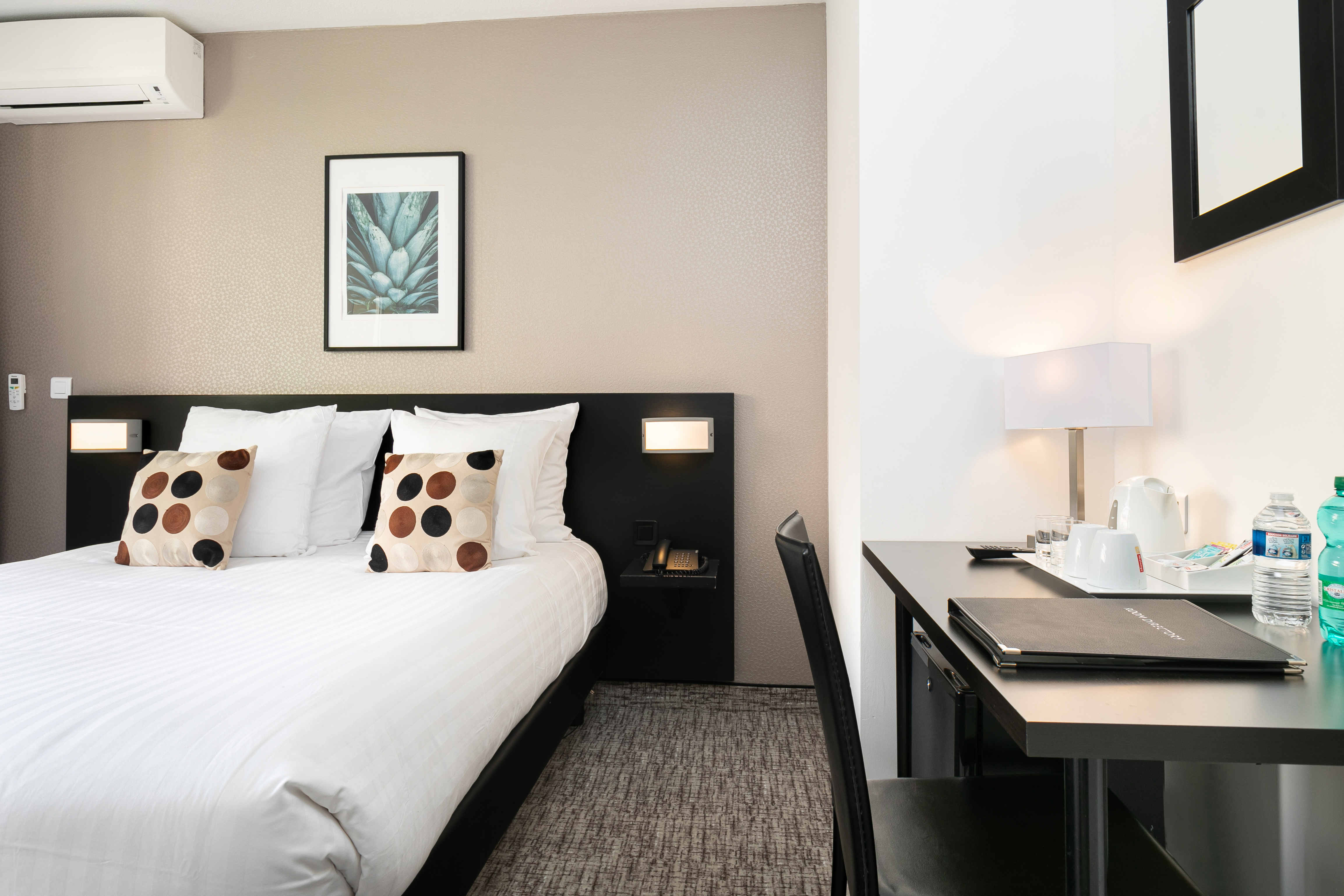 غرفة قياسية بسرير مزدوج أو سريرين منفصلين، Best Western Hotel Mediterranee Menton 5/6