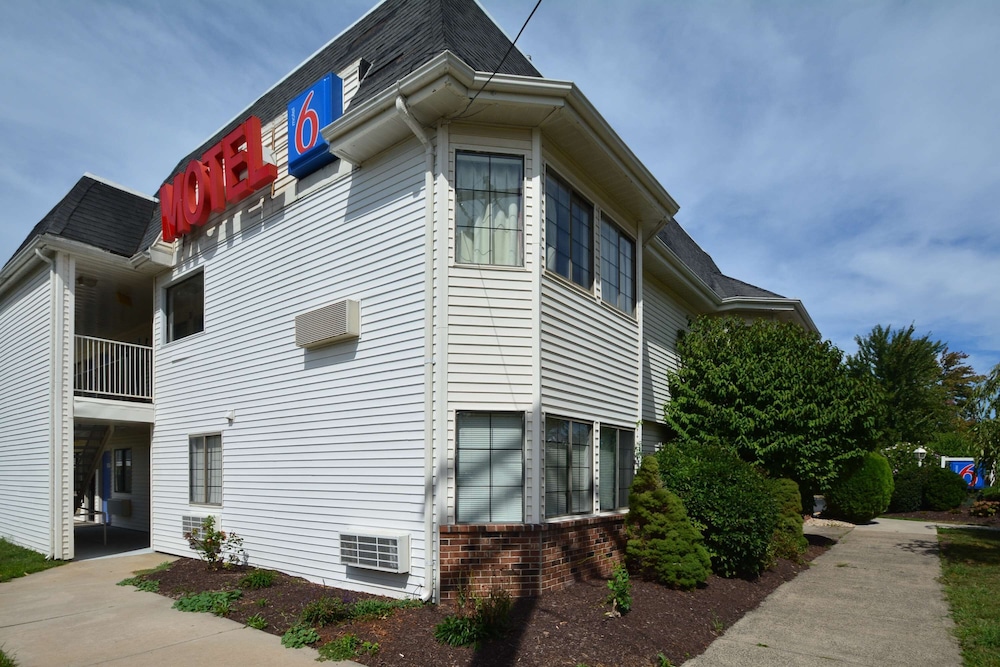 Motel6 Wethersfield, CT - Hartford 53/66