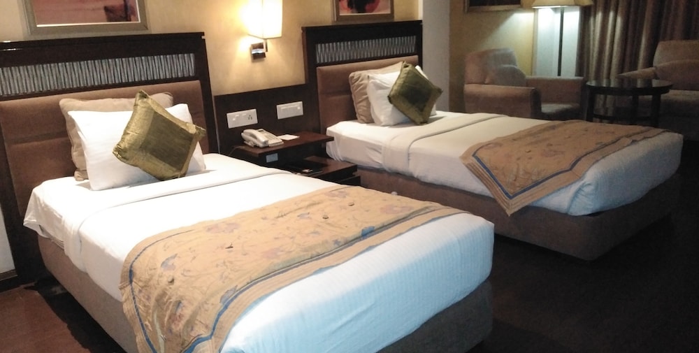 DELUXE, QUEEN BED