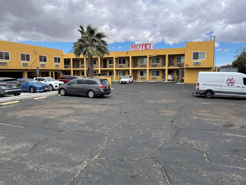 New Budget Inn 36/44