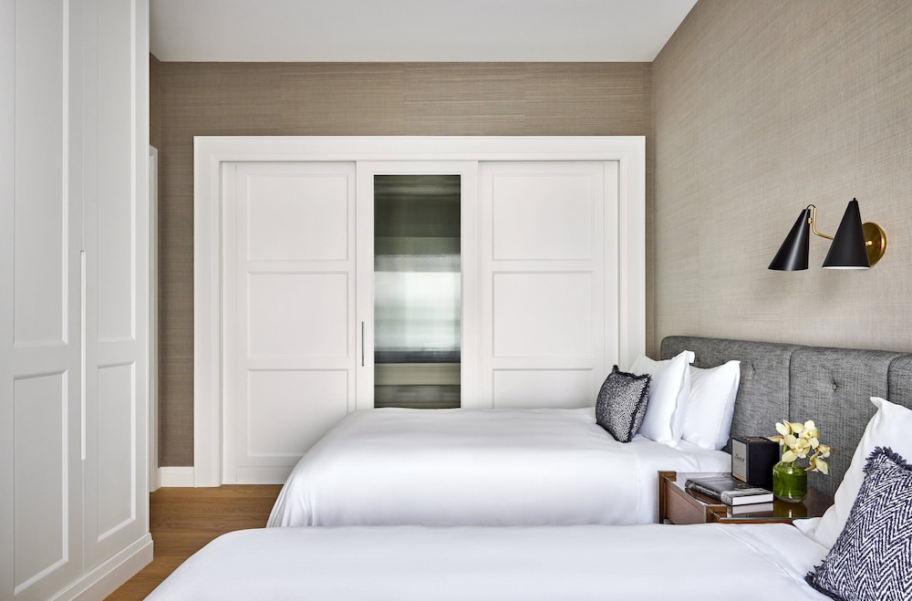 Rosewood, Suite, 1 King and 2 Double Beds