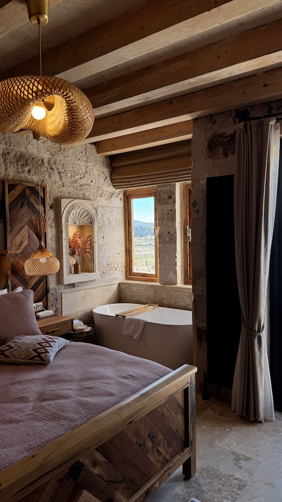 Azure Cave Suites 13/50