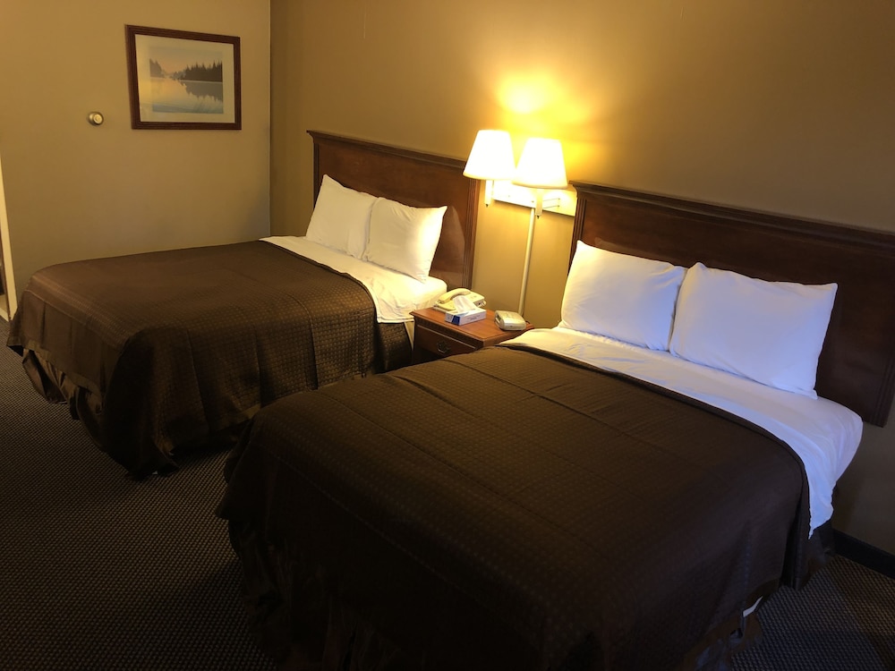 AmericInn by Wyndham Lake Mills 13/36