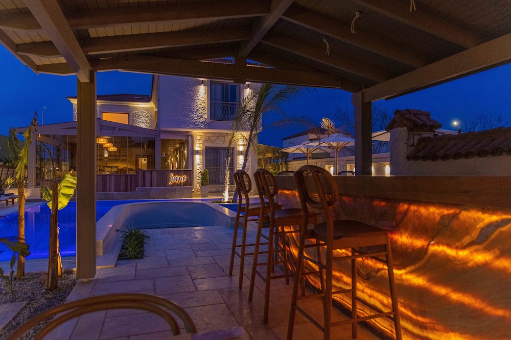 June Hotel Alacati 40/50