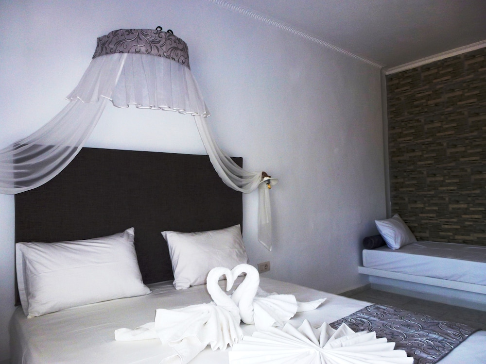 Atalos Suites 15/50