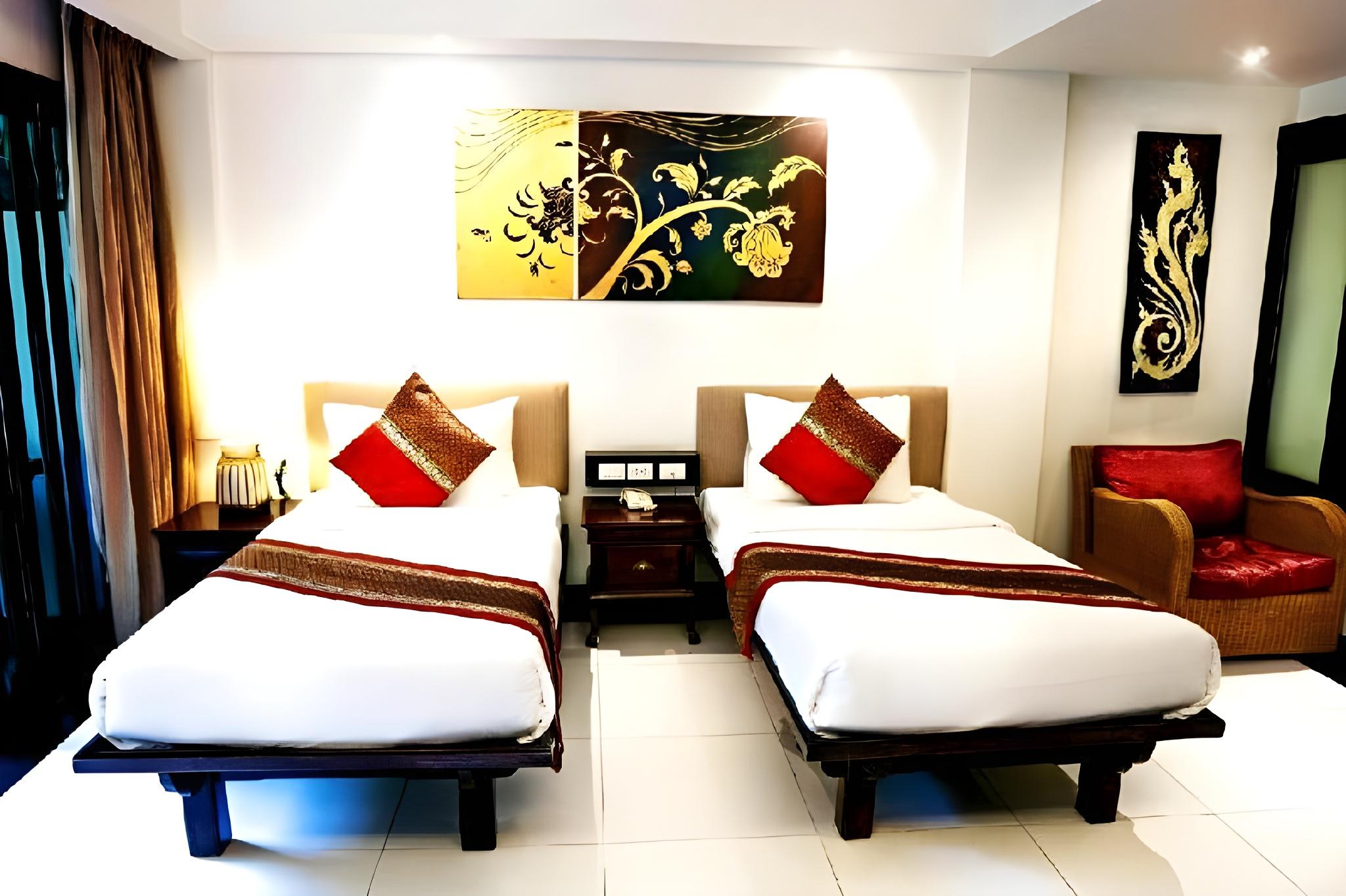 Executive, 2 Double Beds, Pool Side