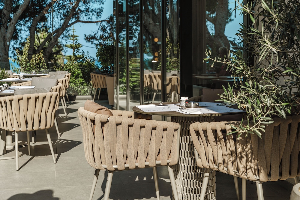 Glow Boutique Hotel & Suites 38/50
