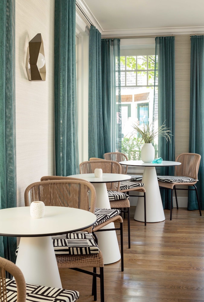 The Sydney, The Edgartown Collection 35/37