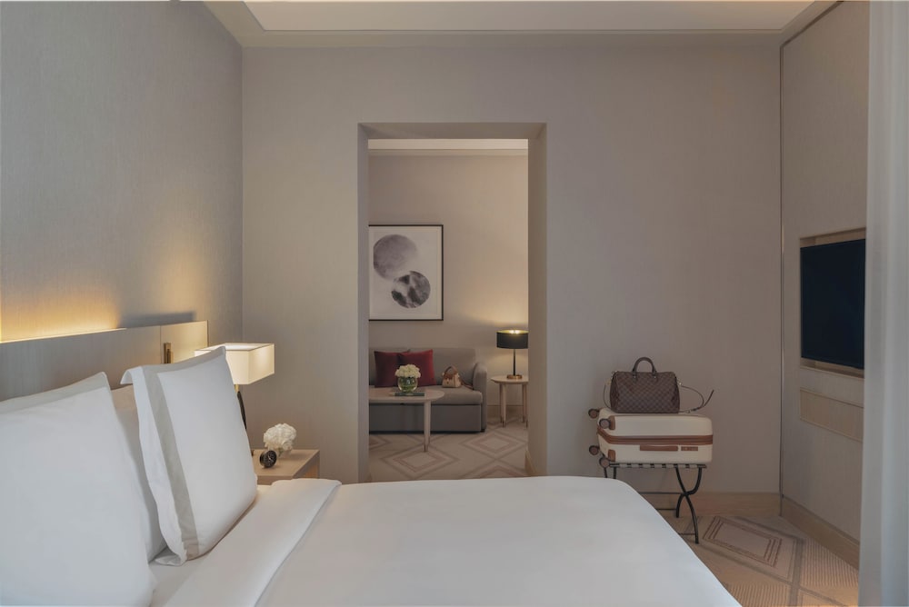 1 Bedroom, West, Tower, Suite, Twin Beds, Haram View