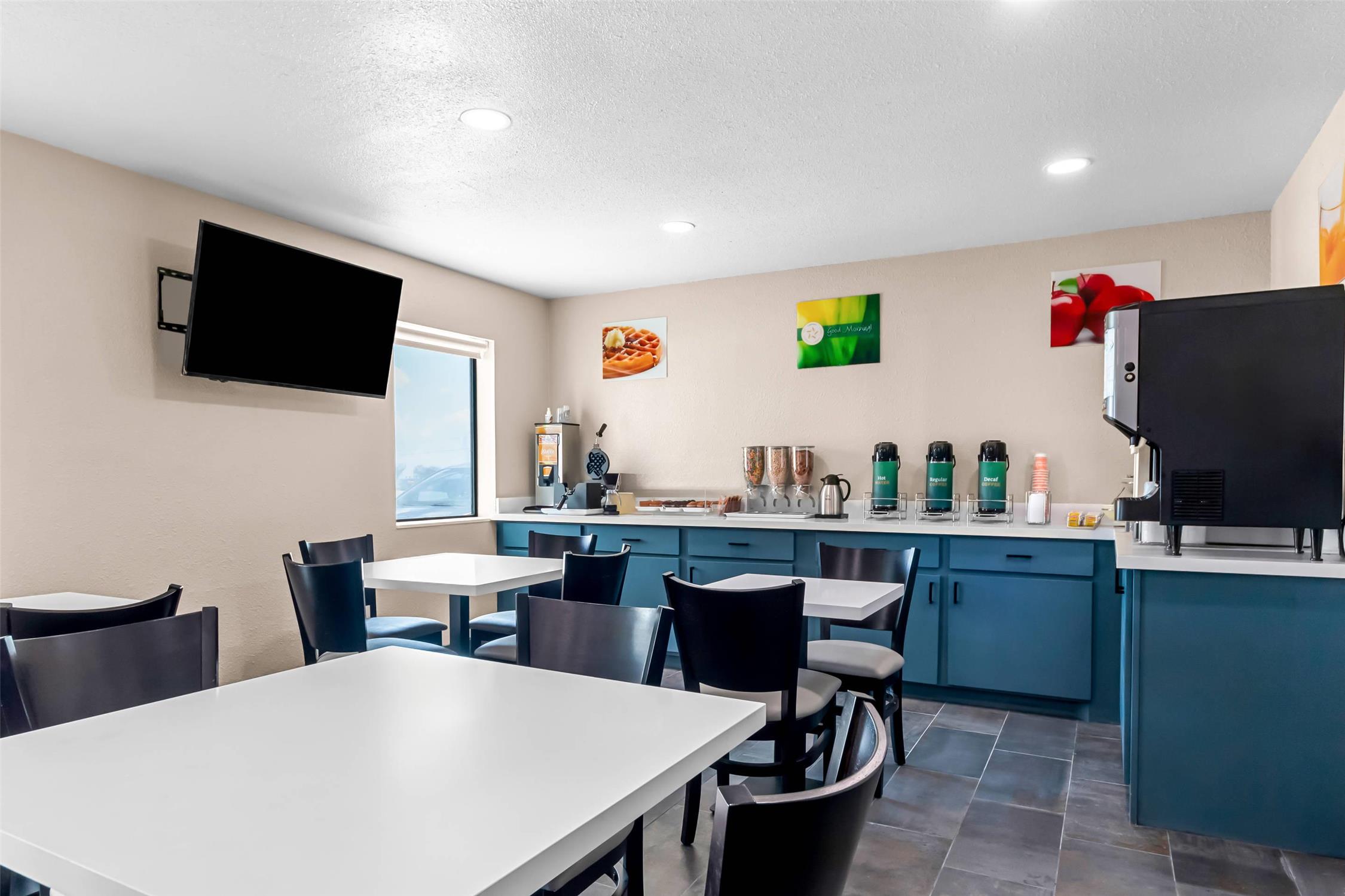 Quality Inn & Suites Port Lavaca Near Lighthouse Beach 23/33