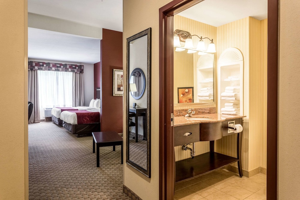 Comfort Suites Forrest City 34/44