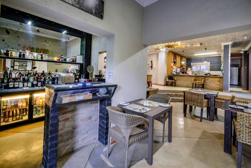 Zebrina Guest House 25/50