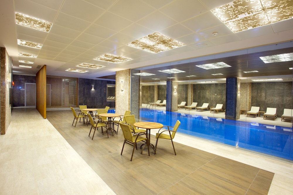 Grand Hotel Gulsoy 32/64