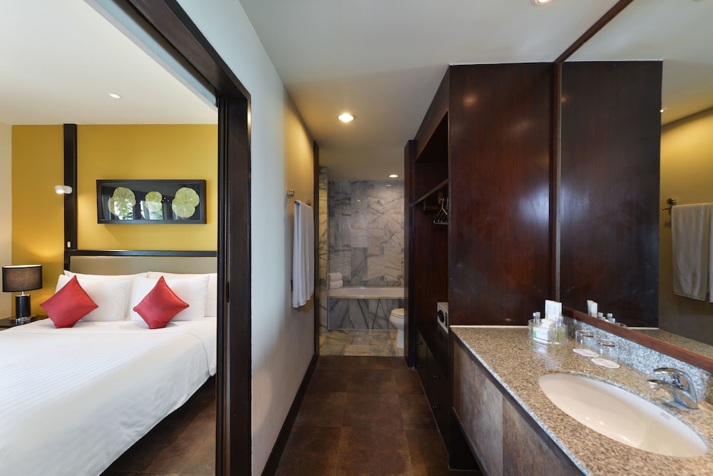 ANDAMAN WHITE BEACH RESORT 21/70