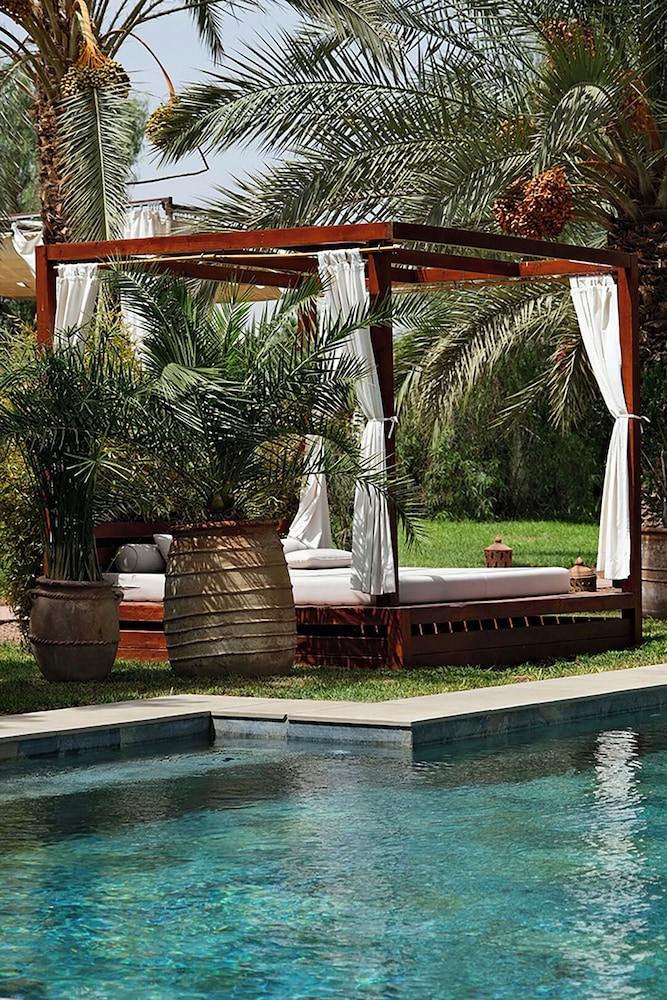 Domaine des Remparts Hotel and Spa 57/60