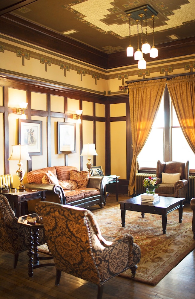 Sacajawea Hotel 28/50
