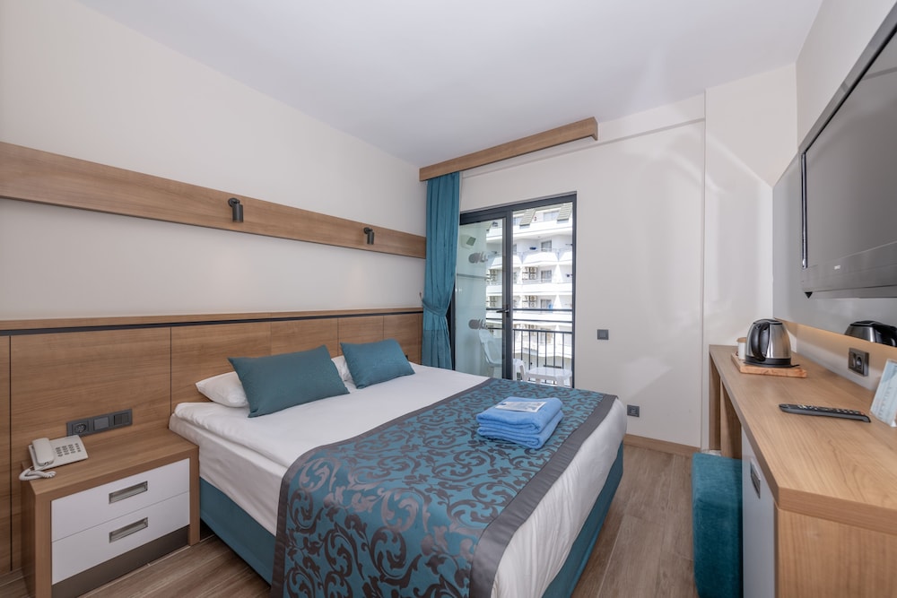 Meryan Hotel 12/51