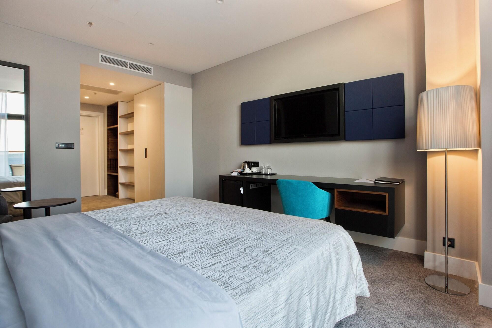 Deluxe, Triple, Side Sea View، Marvie Hotel & Health 2/5