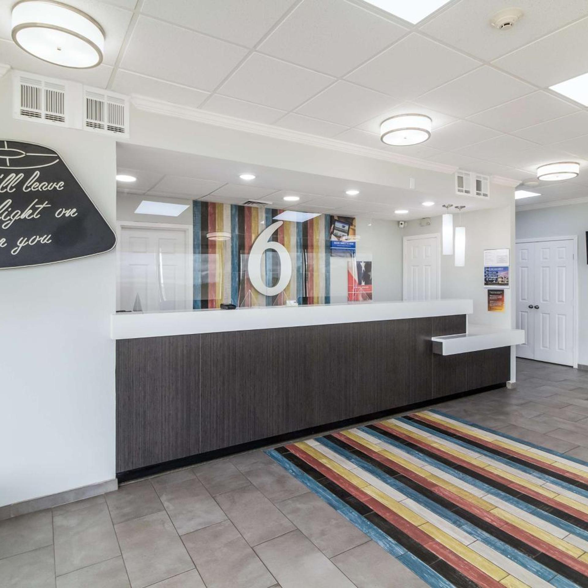 Motel6 Groves, TX 5/44