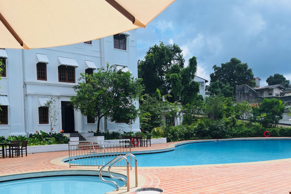 Suisse Hotel Kandy 46/50