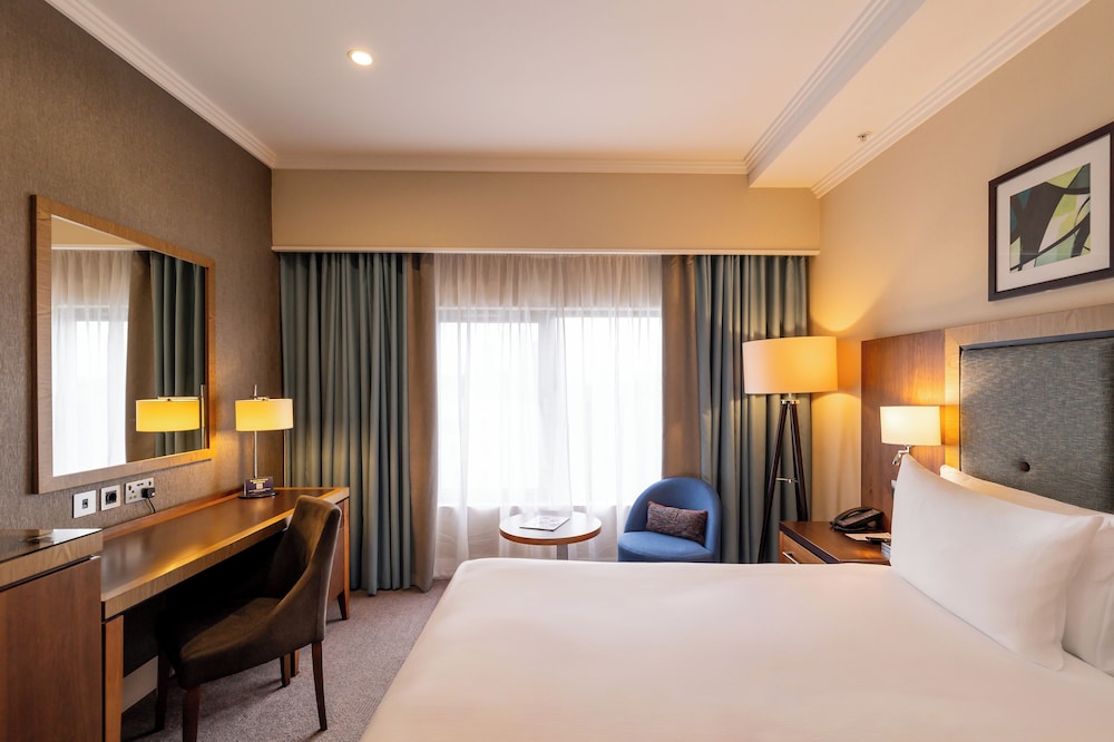 DELUXE, QUEEN BED