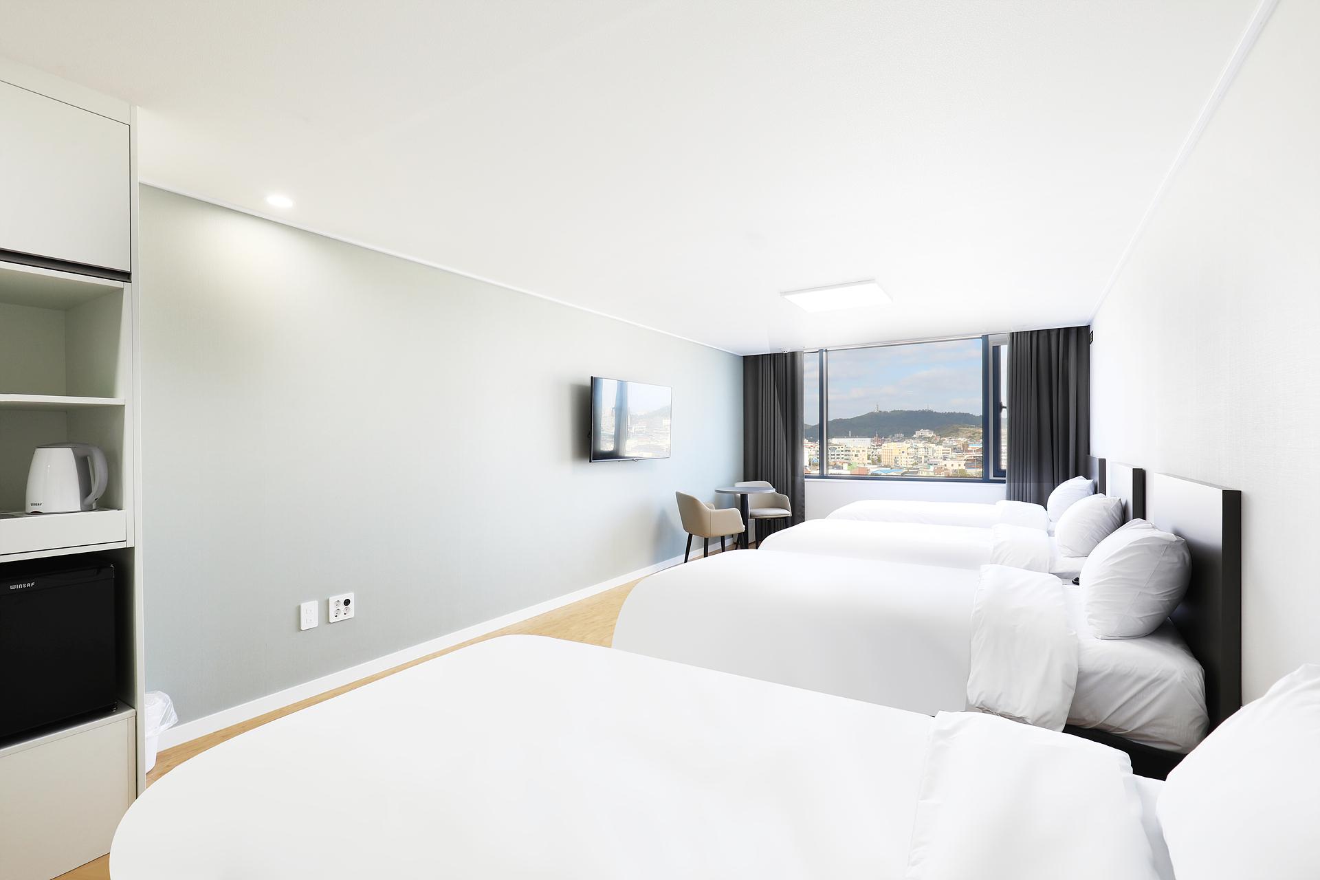 Family, Quadruple, 4 Beds, Partial City View
