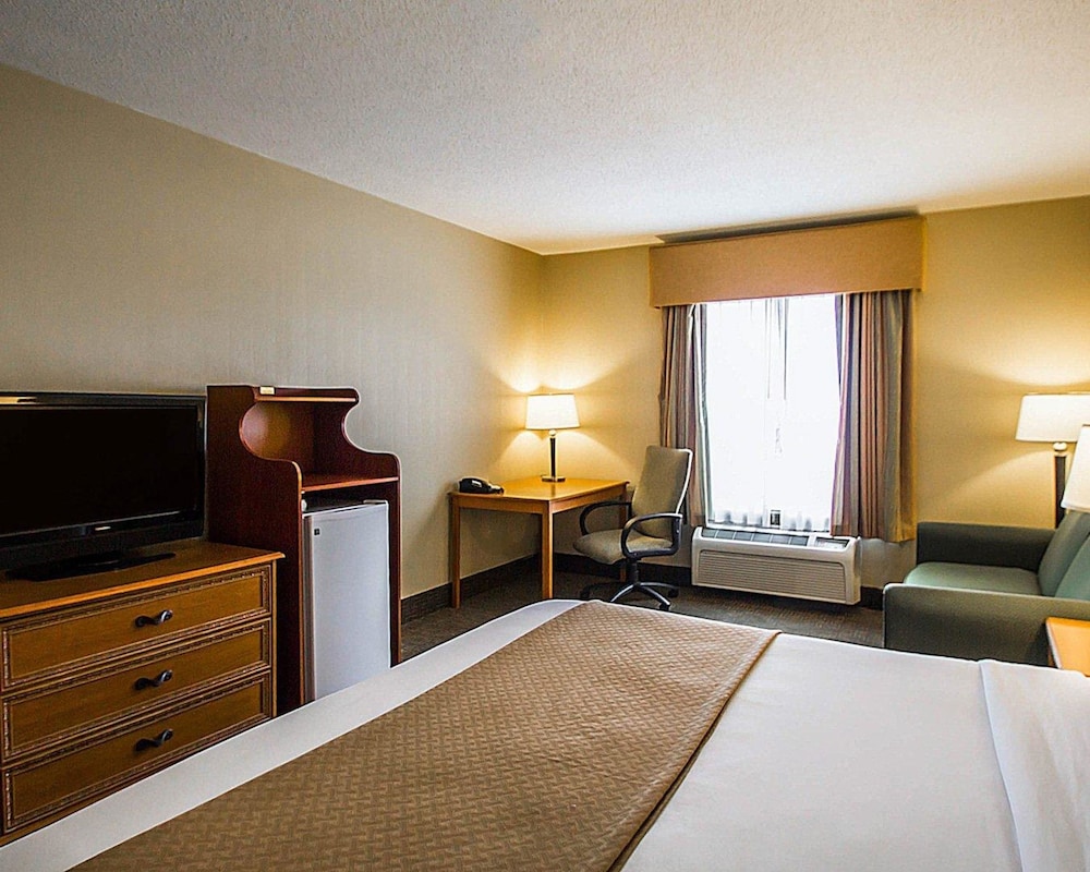 Quality Inn and Suites Fishkill South Near I-84 23/52