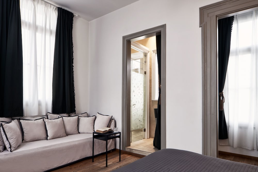 Emporikon Athens Hotel 25/32