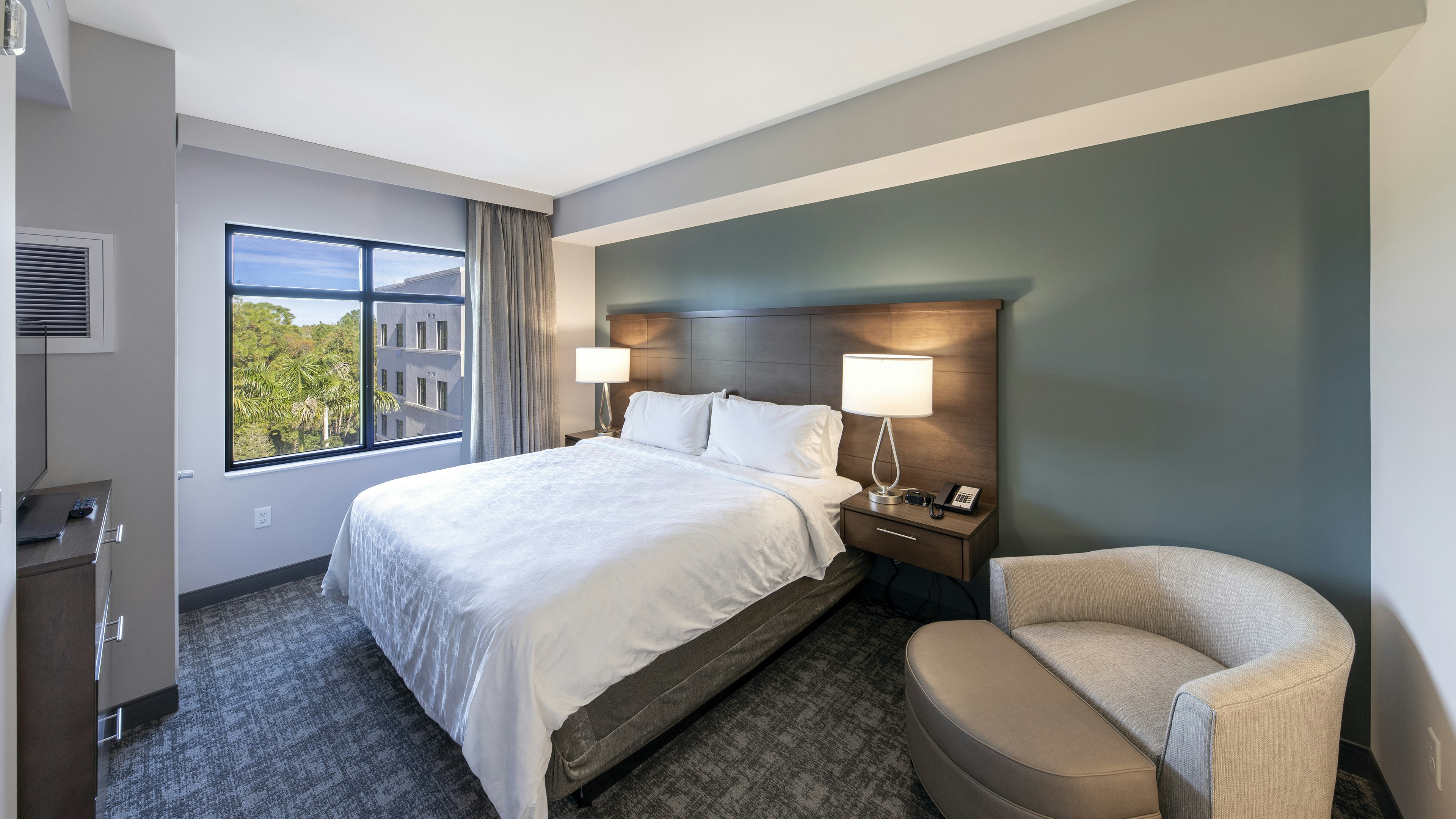 Staybridge Suites Naples Marco Island 20/75