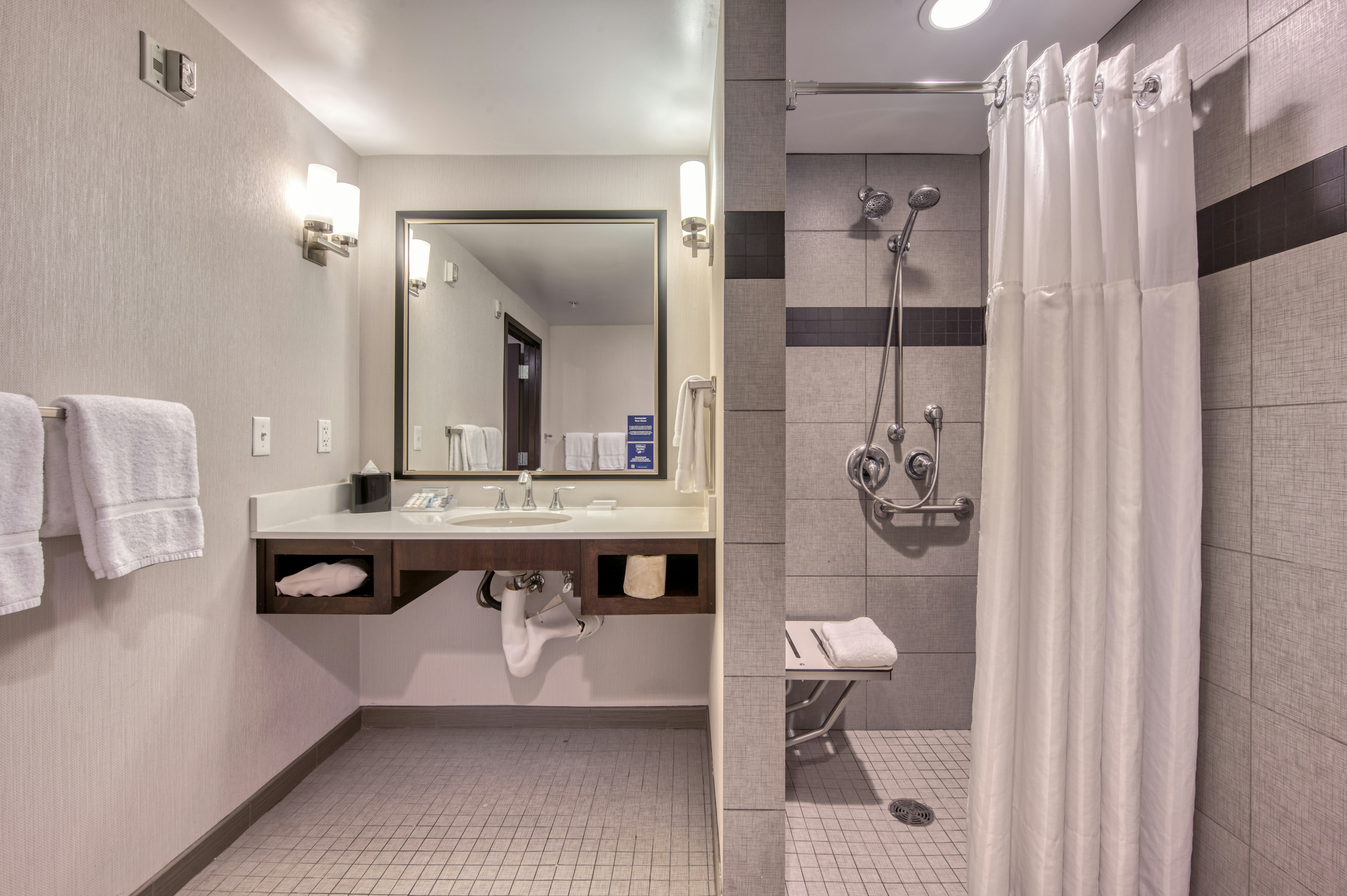 Hilton Garden Inn Irvine / Orange County Airport 29/30