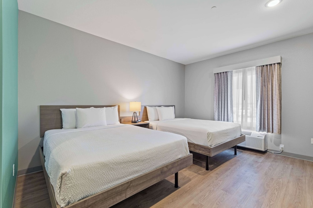 ECHO Suites Extended Stay by Wyndham Dallas Plano/Richardson 26/62
