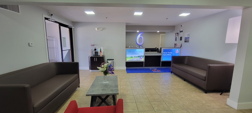 Motel6 Kewanee, IL 52/62
