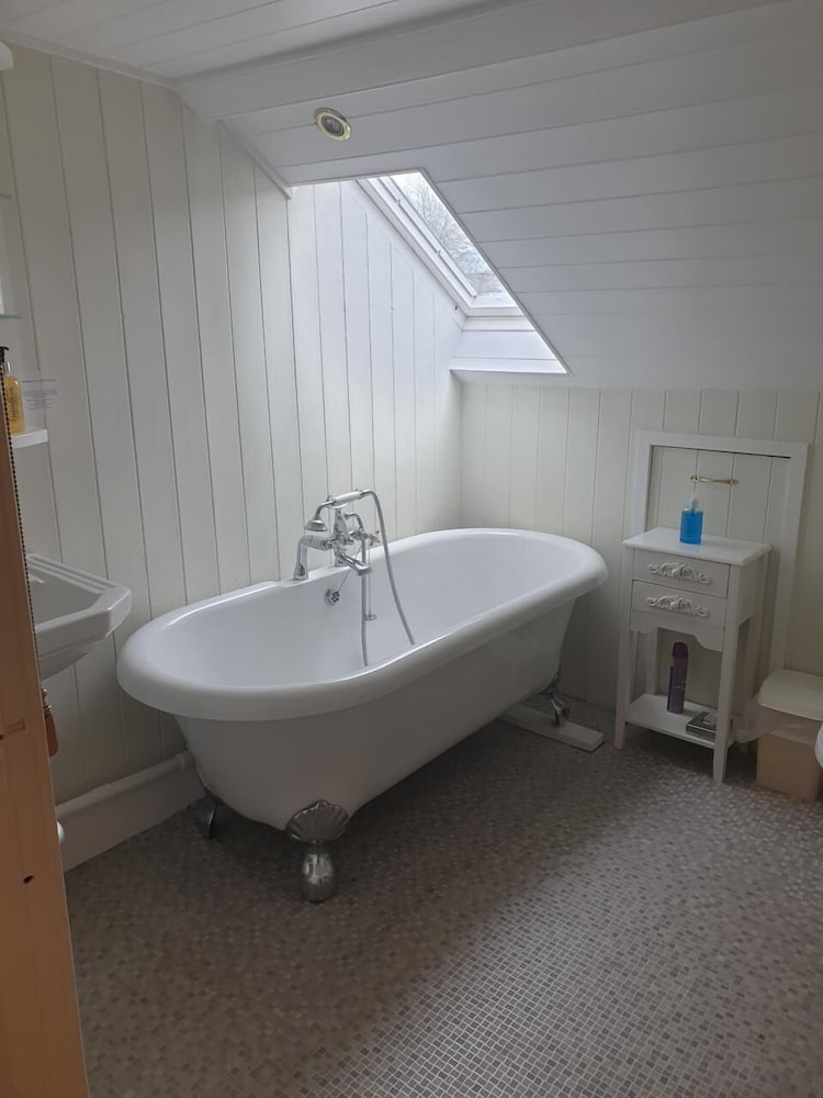 St Vincent Guest House 50/50