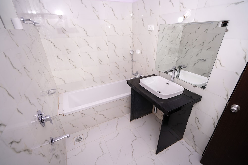 Swati Hotel 72/72