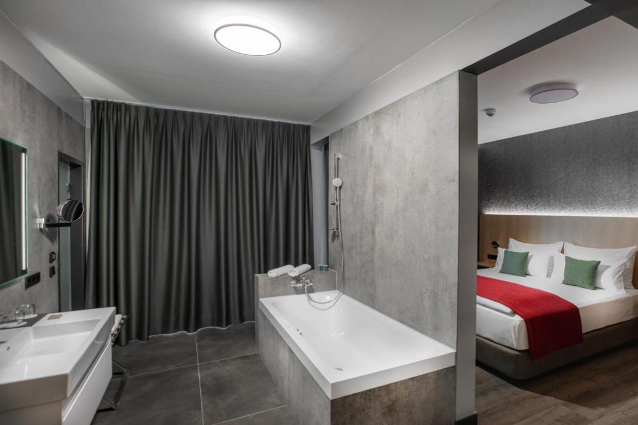 Ocak Hotel 15/16