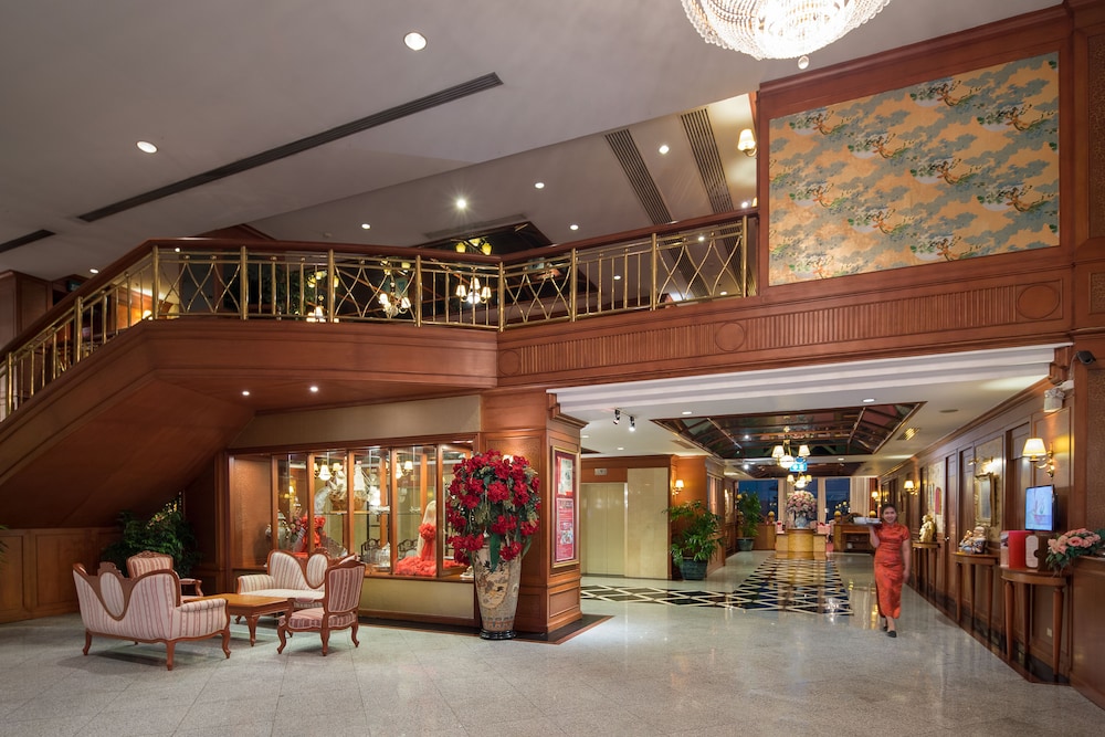 Prince Palace Hotel 11/70