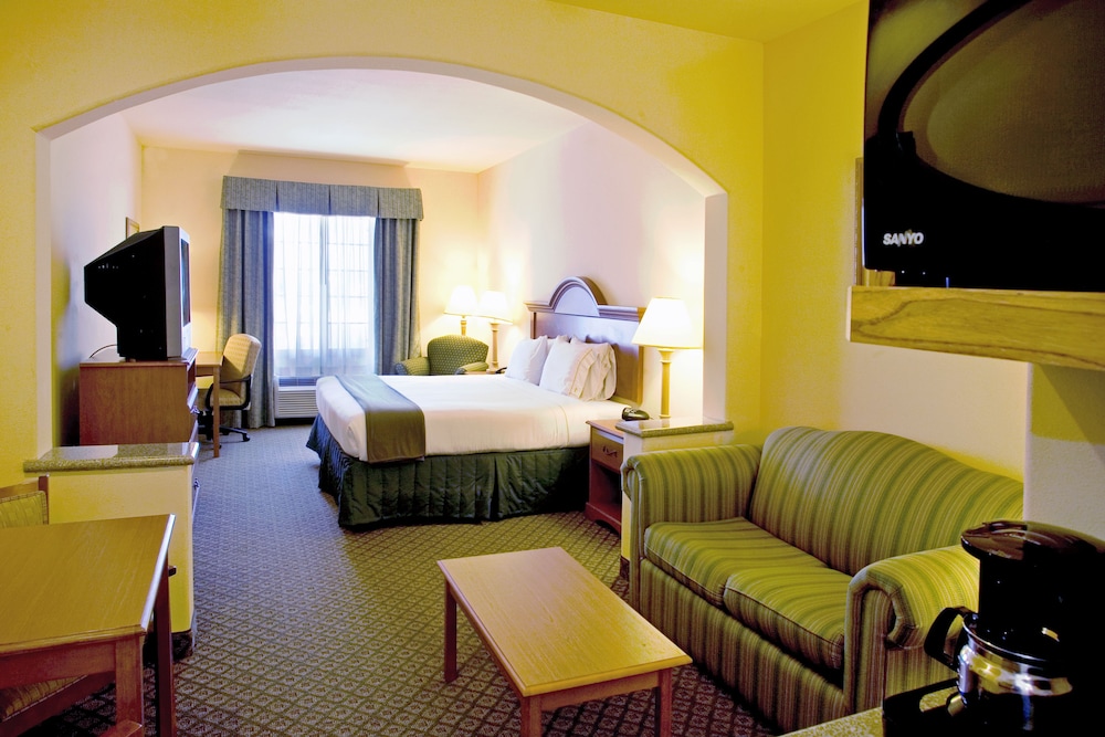 Holiday Inn Express and Suites Rio Grande City 46/59