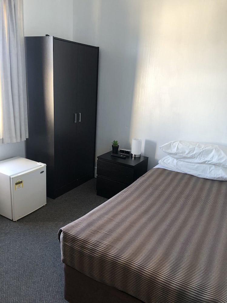 Economy, Single, Single Bed