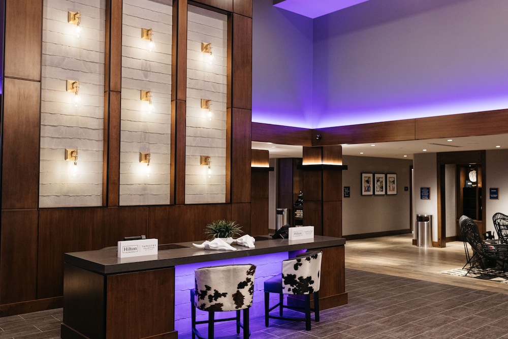 Revel Hotel Des Moines Urbandale, Tapestry Collection by Hilton 5/63