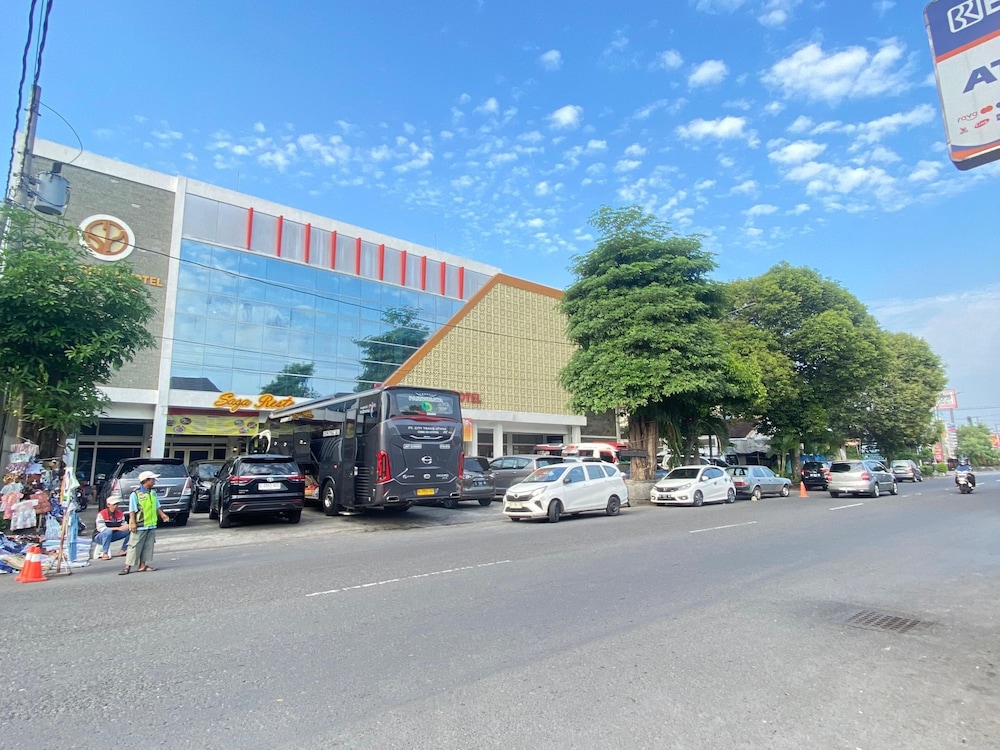Satya Graha Hotel 67/79