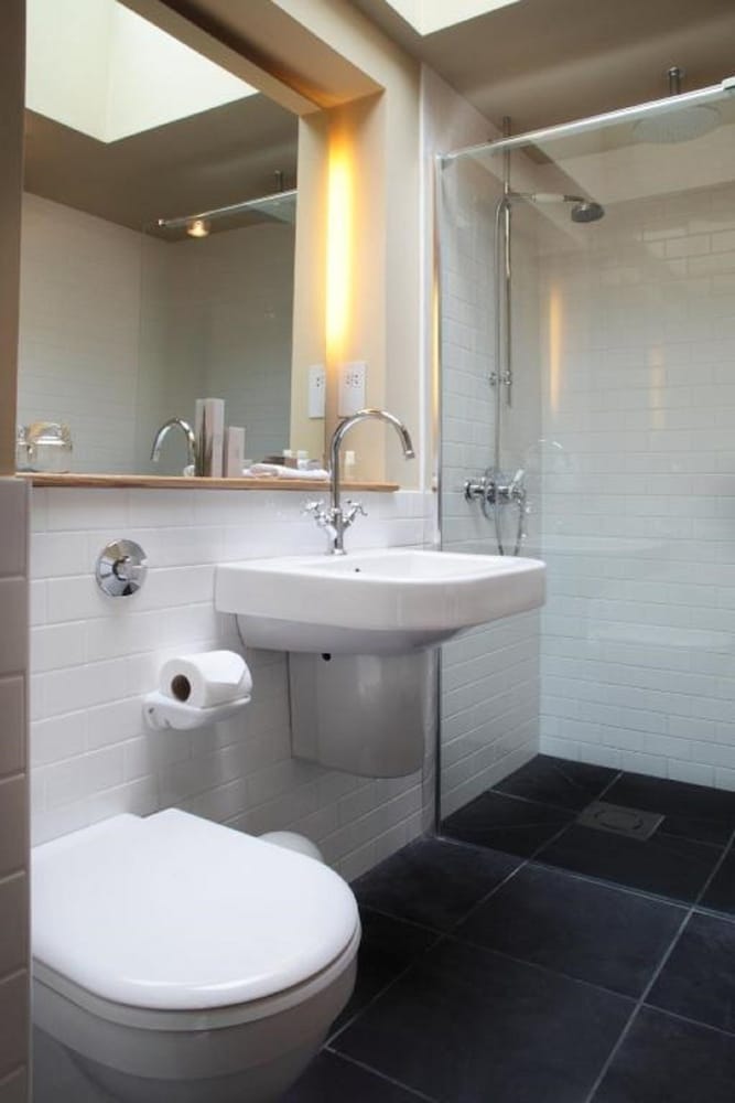 Stoke Place Hotel 58/59