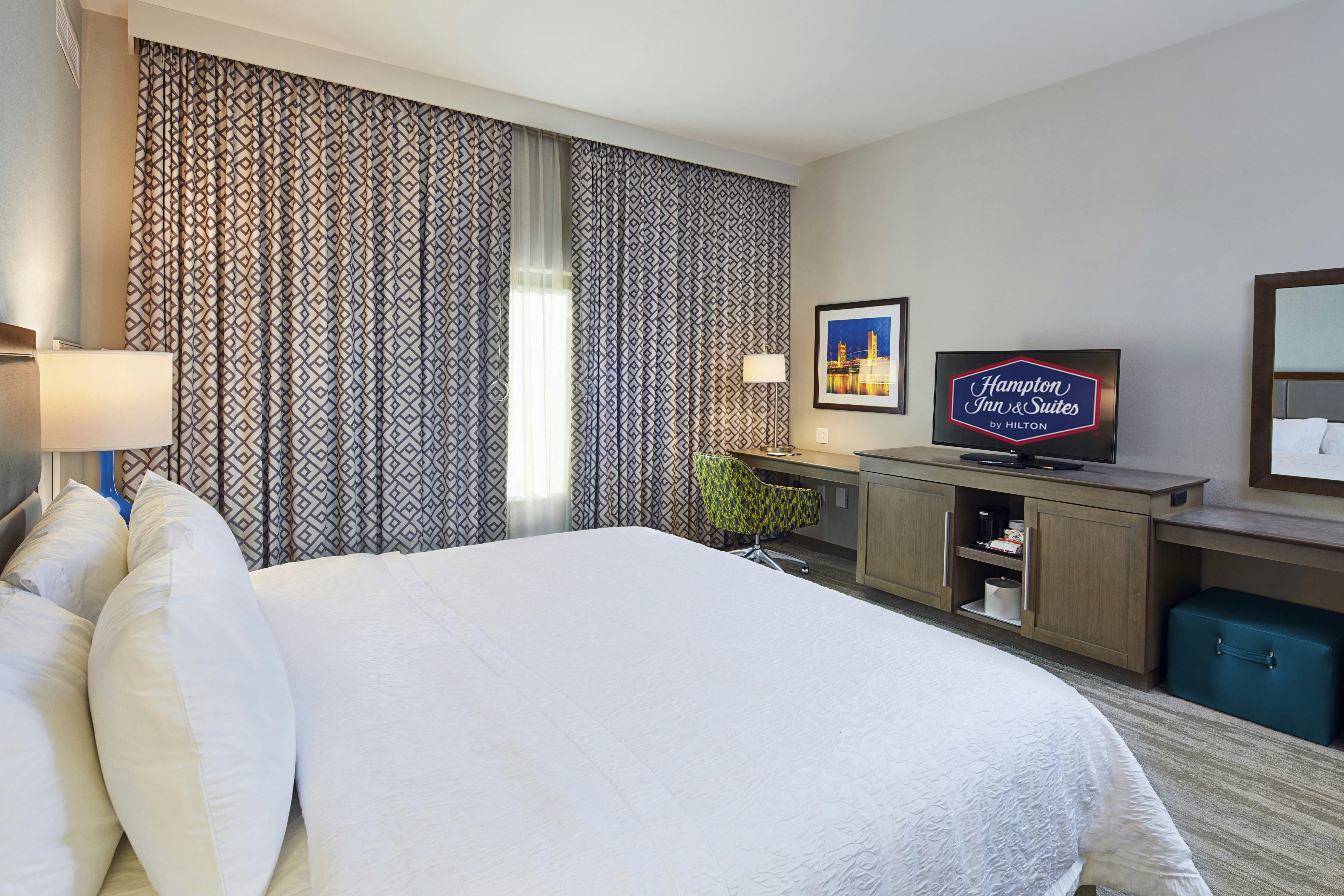 ROOM, KING BED, ACCESSIBLE