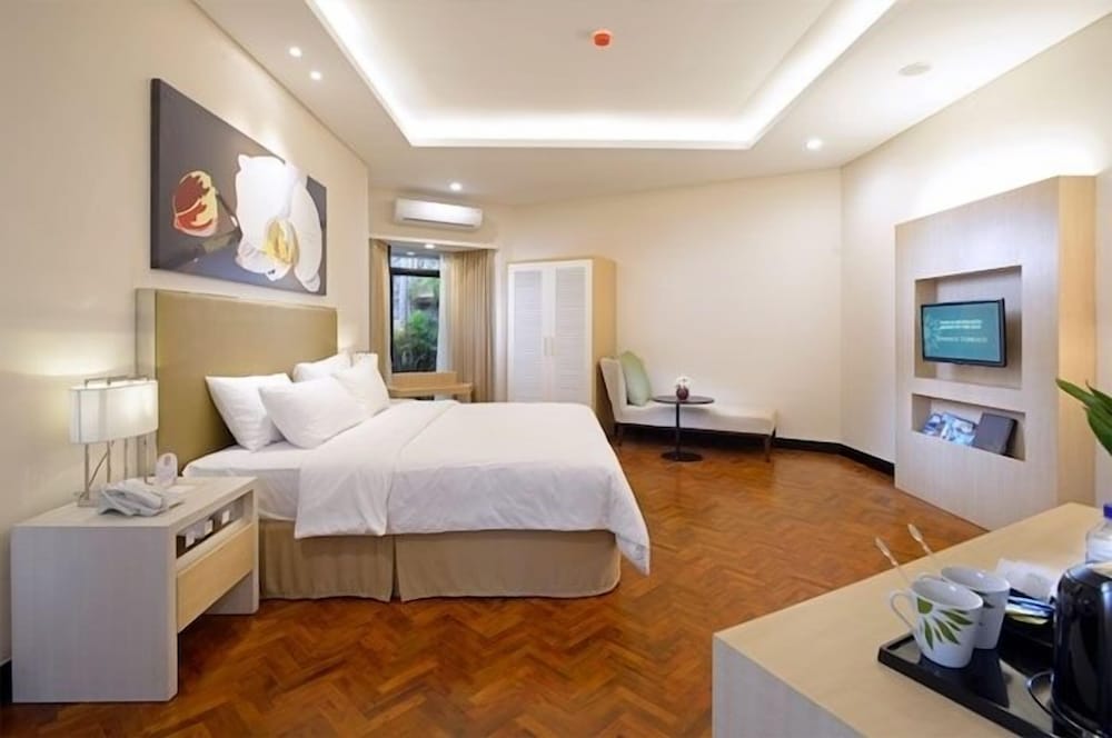 Surya Hotel Cottages Prigen 13/52
